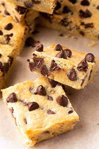 Easy Chocolate Chip Cookie Bar Recipe - Celebrating Flavors