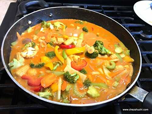 Vegetables in Thai Red curry-थाई रेड करी में बनी सब्जियाँ