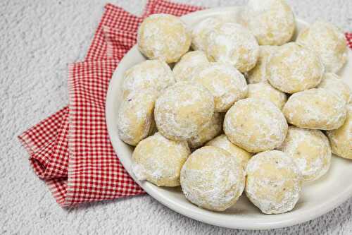 Snowball Cookies with Pecans