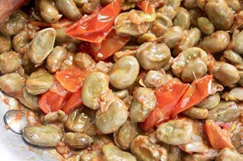 Fava Beans with Tomatoes (Easy Italian Recipe)