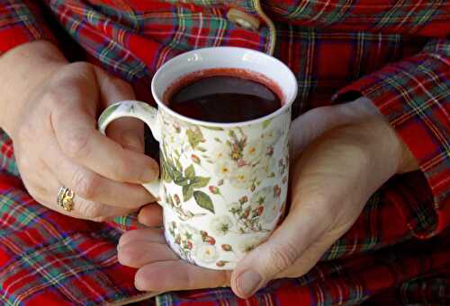 Hot Black Currant and Orange Citrus Drink for Colds and Flu
