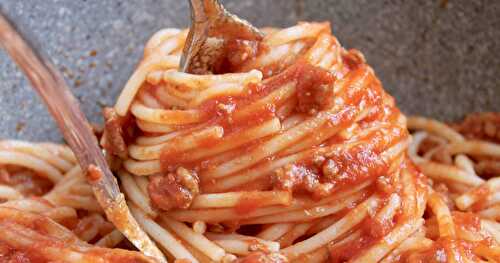 Italian Spaghetti Sauce Recipe (only 6 ingredients)