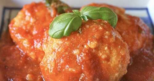 Ricotta Gnudi al Sugo (Ricotta Dumplings with Fresh Tomato Sauce)