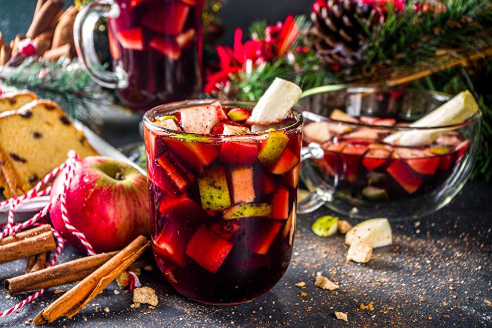 Warm Christmas Punch with Winter Fruits