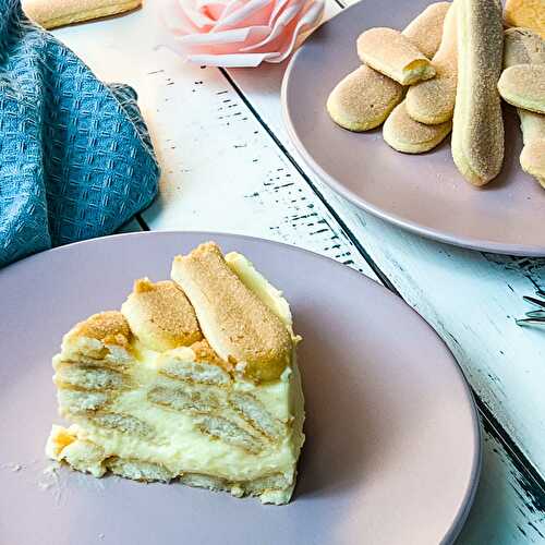 Layered Vanilla Pudding Dessert with Ladyfingers and Eggnog