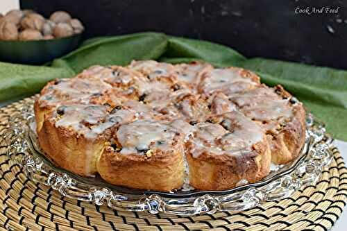 Ρολά Με Σταφίδες Και Καρύδια / Raisin-Walnut Rolls