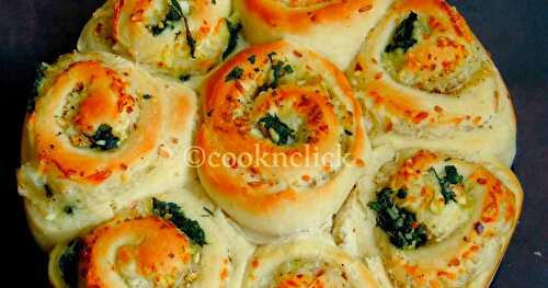 Cheesy Garlic Spinach Rolls