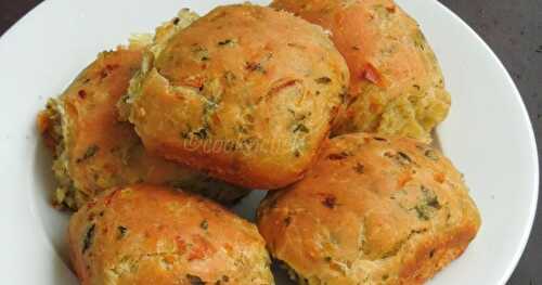 Spicy Onion Buns with Coriander Leaves