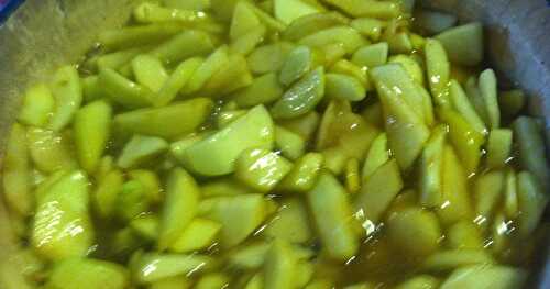 Homemade Apple Pie Filling ... goes into the freezer