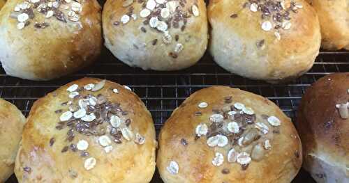 Multigrain Rolls/Buns -- filled with seeds, grains, whole wheat flour & more