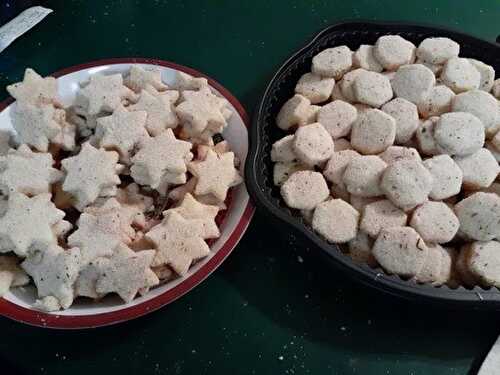 Pan de Polvo (Cinnamon Sugar Cookies) as featured in the latest issue of KANSAS! Magazine