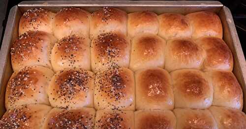 Pull-Apart Sour Cream Rolls . . . using the tangzhong method