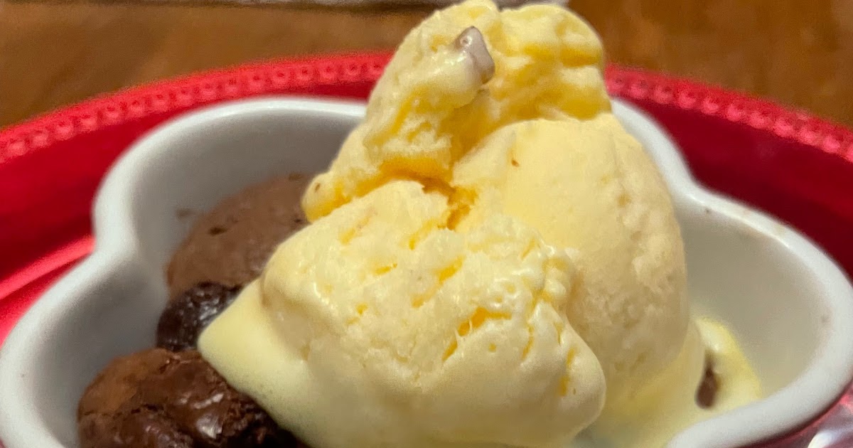 Chocolate  Molten Cakes . . . a chocolate lover's dream 