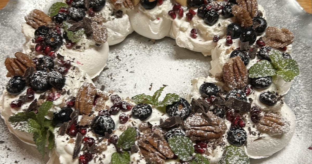 Meringue (Pavlova) Wreath