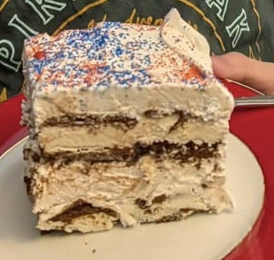 EASY ICE CREAM CAKE
