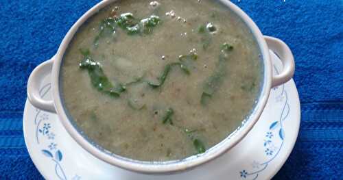 GARLICKY SPROUTED MOONG SPINACH SOUP 