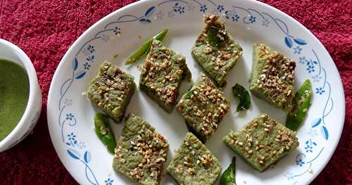 SPROUTED MOONG & PALAK DHOKLA