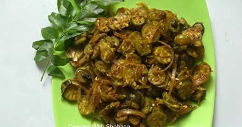 TINDORA COCONUT STIR FRY (DONDAKAYA KOBBARI VEPUDU)