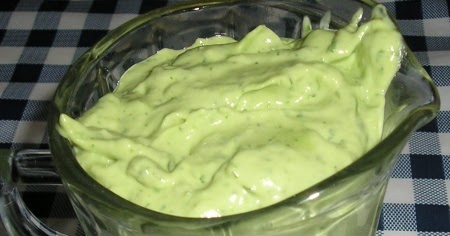 Avocado and cilantro mayonnaise sauce