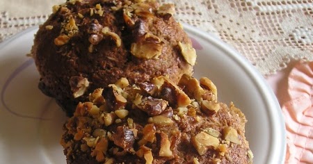 Banana-Walnut Muffins with Cream cheese filling