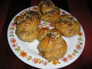 Butter Knots (Eggless rolls)