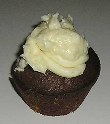 Chocolate cupcakes and cream cheese frosting