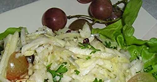 Coleslaw with grapes and apples.