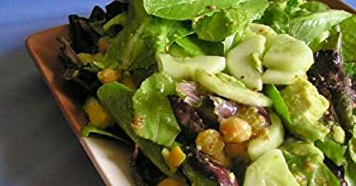 Green salad with spiced chickpeas