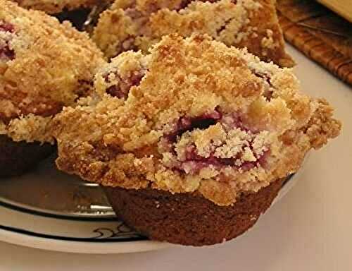 Honey Raspberry Muffins with streusel topping