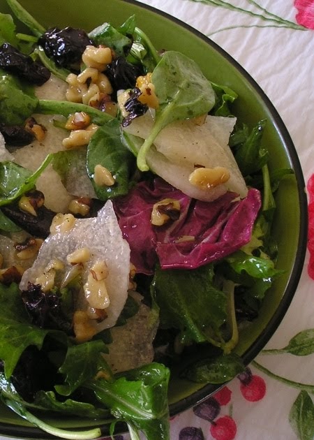 Jicama and dry cranberries salad