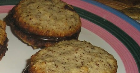 Passover Hazelnut Sandwich Cookies with Chocolate filling