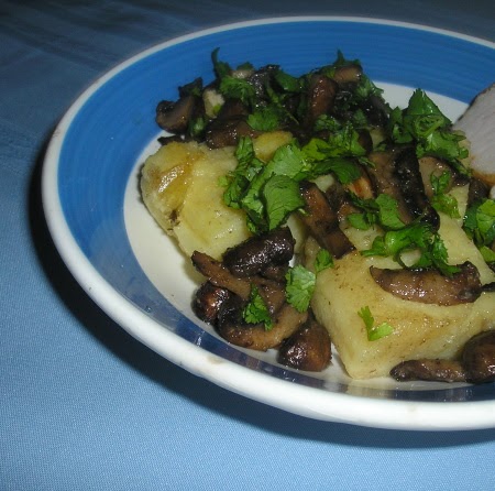 Polenta triangles with sautéed mushrooms