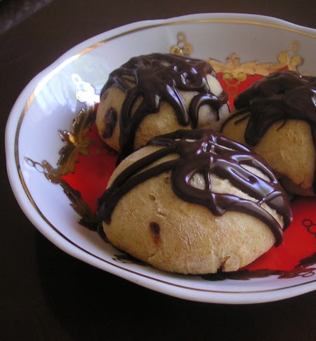 Quick Soft Honey Cookies with Chocolate Drizzle
