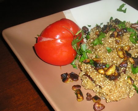 Quinoa pilaf with  apples and curried walnuts