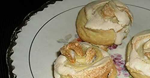Rose cookies from Soviet childhood