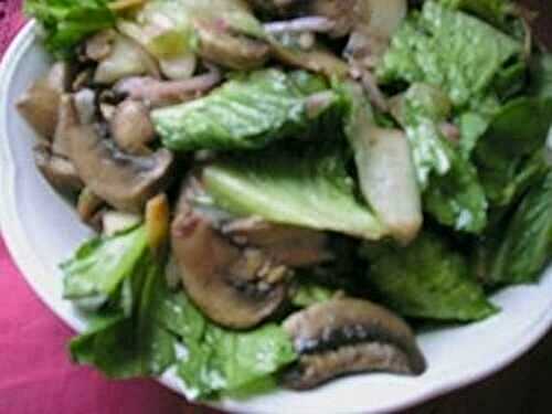 Salad with Mushrooms and Balsamic Vinegar Syrup (Spanish verson)