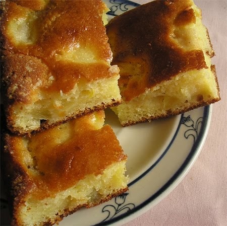 Sour-cream apple bars