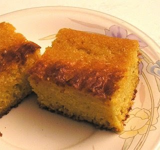 Sweet vanilla cornbread with French Honey glaze