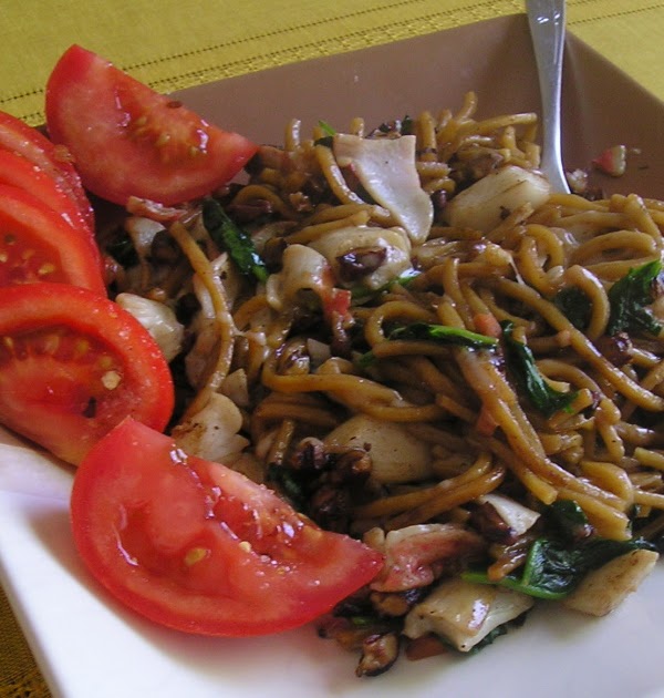 Pasta With Blue Cheese and Walnuts (Lazy pasta from Leftovers)