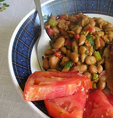 Quick warm salad with black-eyed beans and veggies