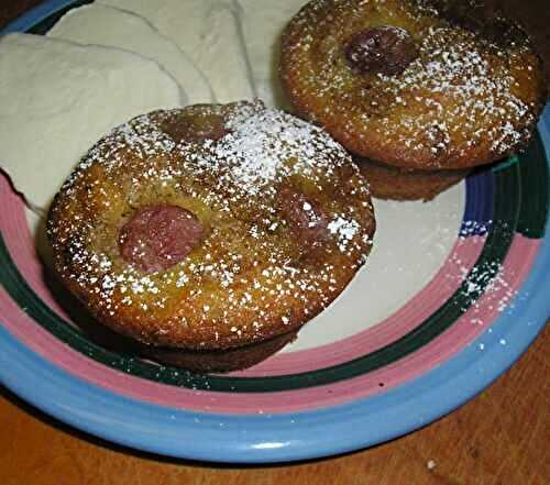 Olive Oil Muffins with Grapes and Fennel