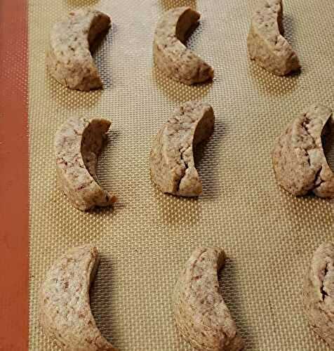 Half-Moon Butter-Roasted Apple Shortbread