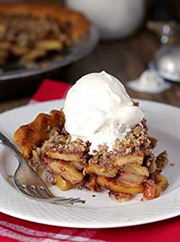 Bourbon Caramel Apple Pie with Toasted Pecan Crumble