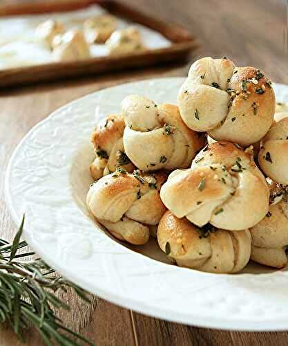Easy Brown Butter and Herb Garlic Knots