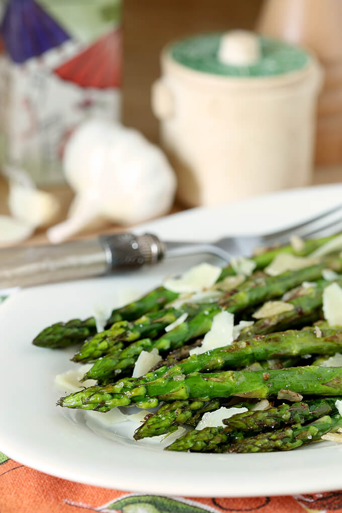Grilled Asparagus with Garlic and Parmesan