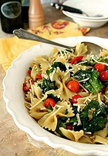 Pasta with Spinach, Tomatoes and Roasted Garlic