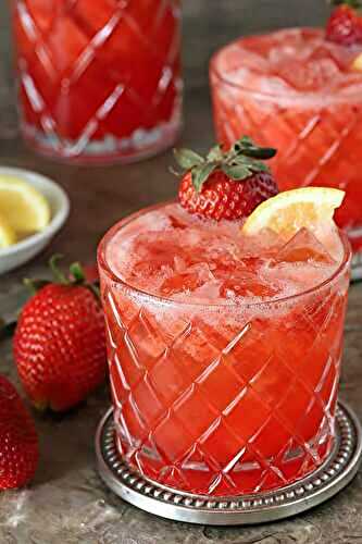 Strawberry Lemonade Ginger Beer Fizz