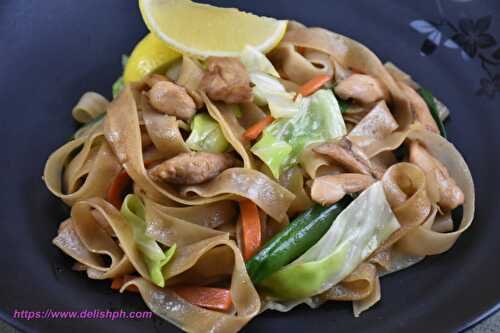 Stir Fry Rice Noodles with Chicken - Delish PH