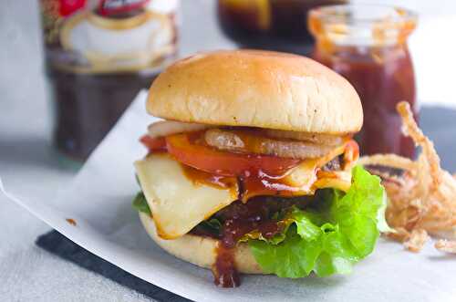 Coffee-Rubbed Burger - Dreamy Table