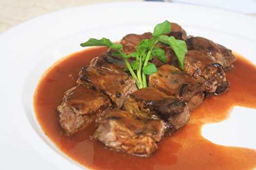 Steak With Red Wine Sauce - Dreamy Table